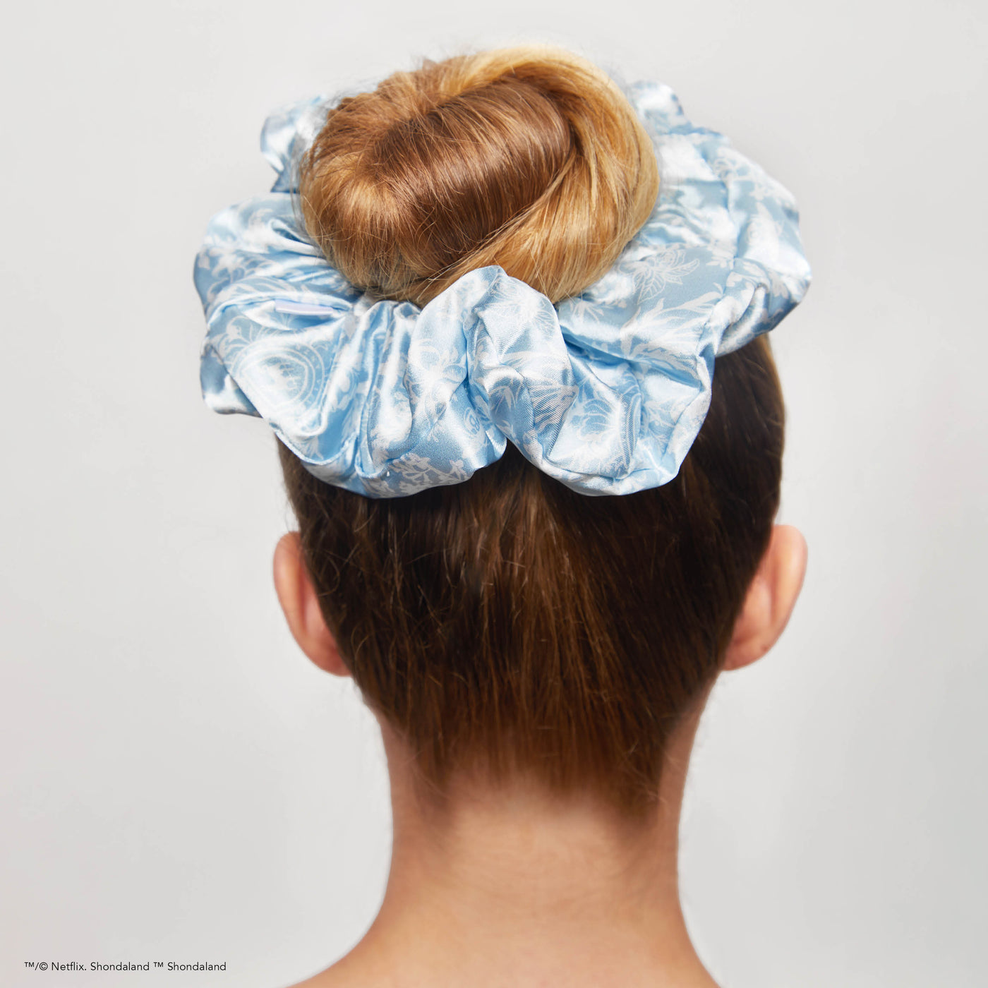 Bridgerton x Kitsch Satin Pillow Scrunchies - Toile De Blue